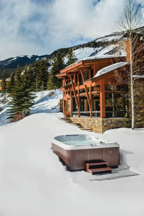 4 Reasons To Buy A Hot Tub This Winter